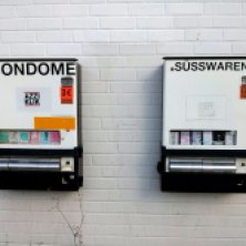Condome und Süsswaren 2